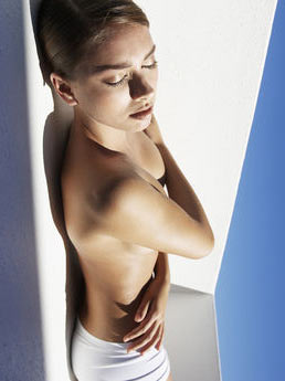 produit de beauté autobronzant